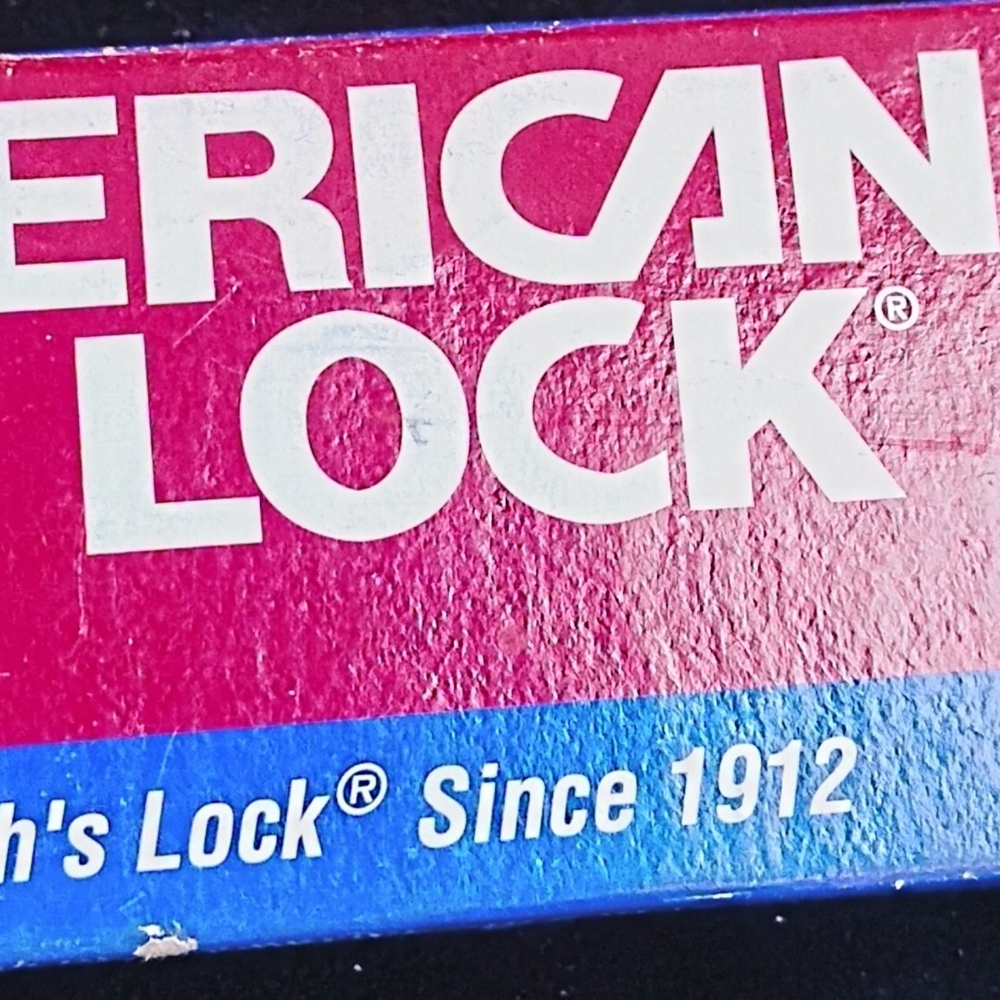 New American Lock w/ 2 Keys